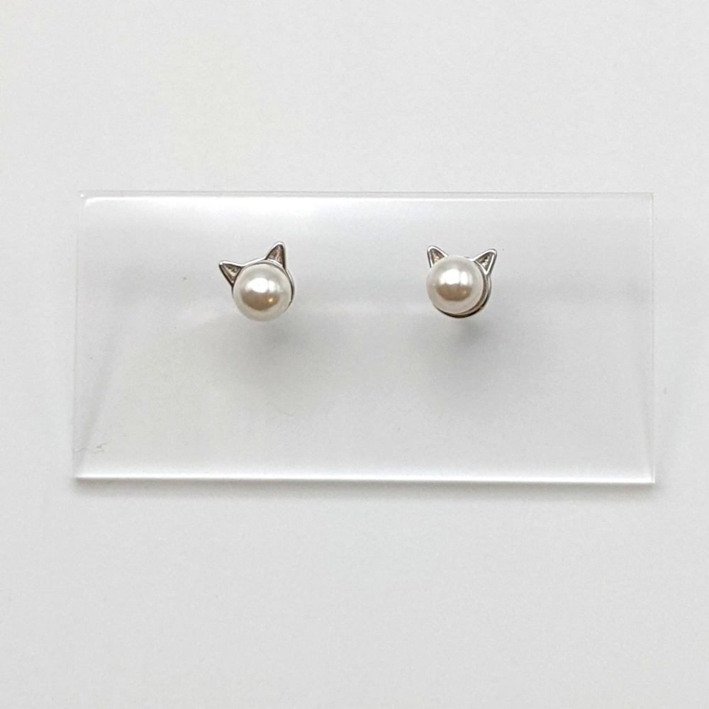 Pearl with cat ears 925 sterling silver stud earrings